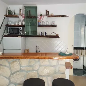  Apartment Story